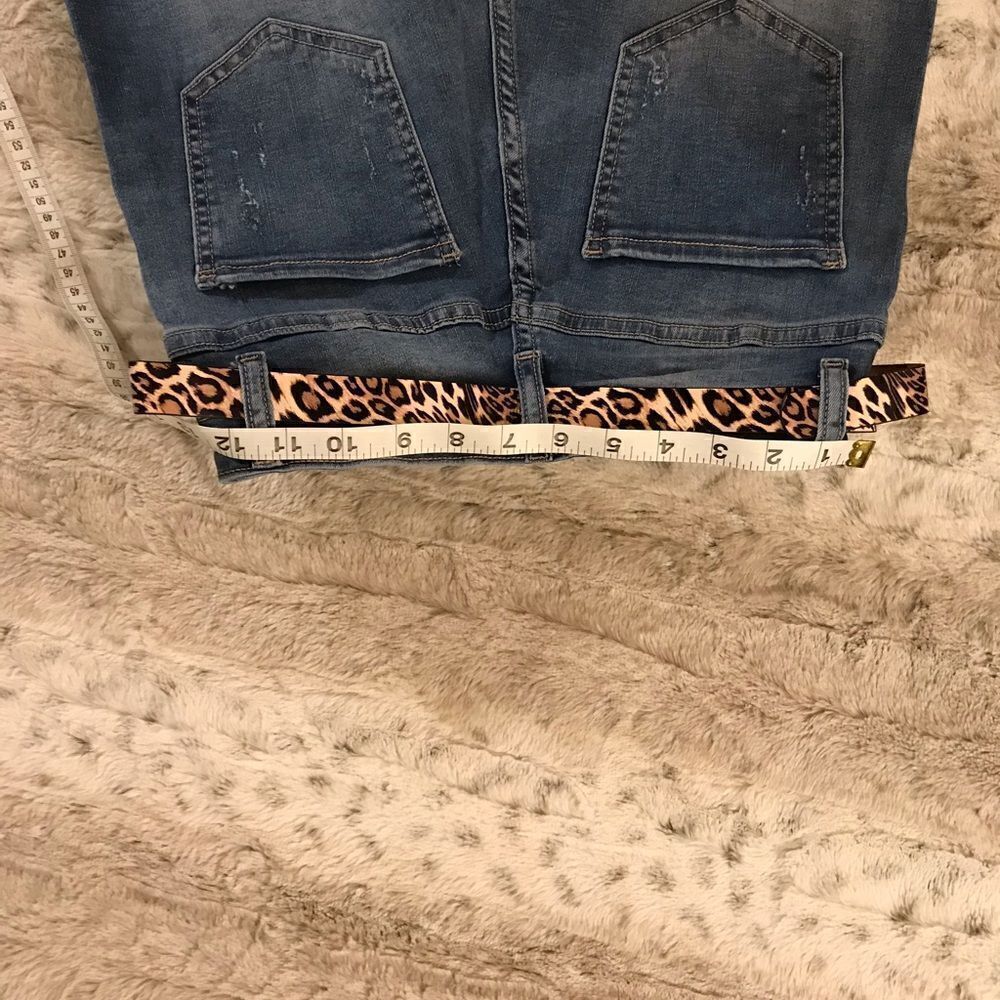 : : New Cut Off Denim Leopard Print Shorts : : - Picture 3 of 7